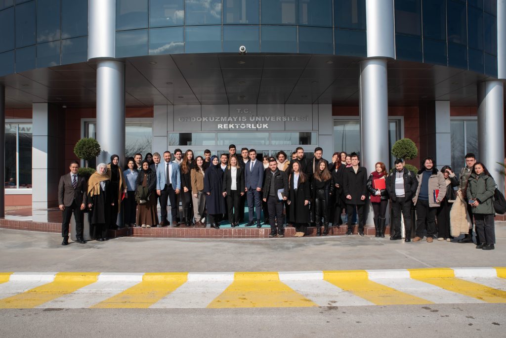 Rektörümüz Prof. Dr. Fatma AYDIN, Öğrenci Kalite Komisyonu Üyeleriyle Bir Araya Geldi